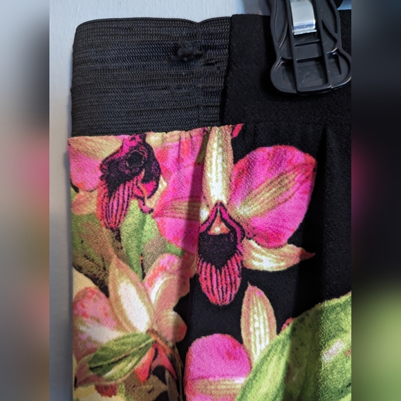 INC Women's Floral Black Pants - Picture 5 of 7